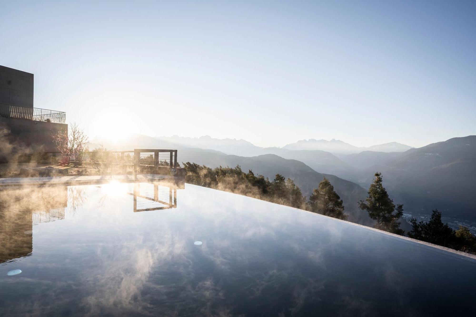 Hotel Belvedere - Fine Dining, Hideaway & Spa San Genesio Atesino Esterno foto