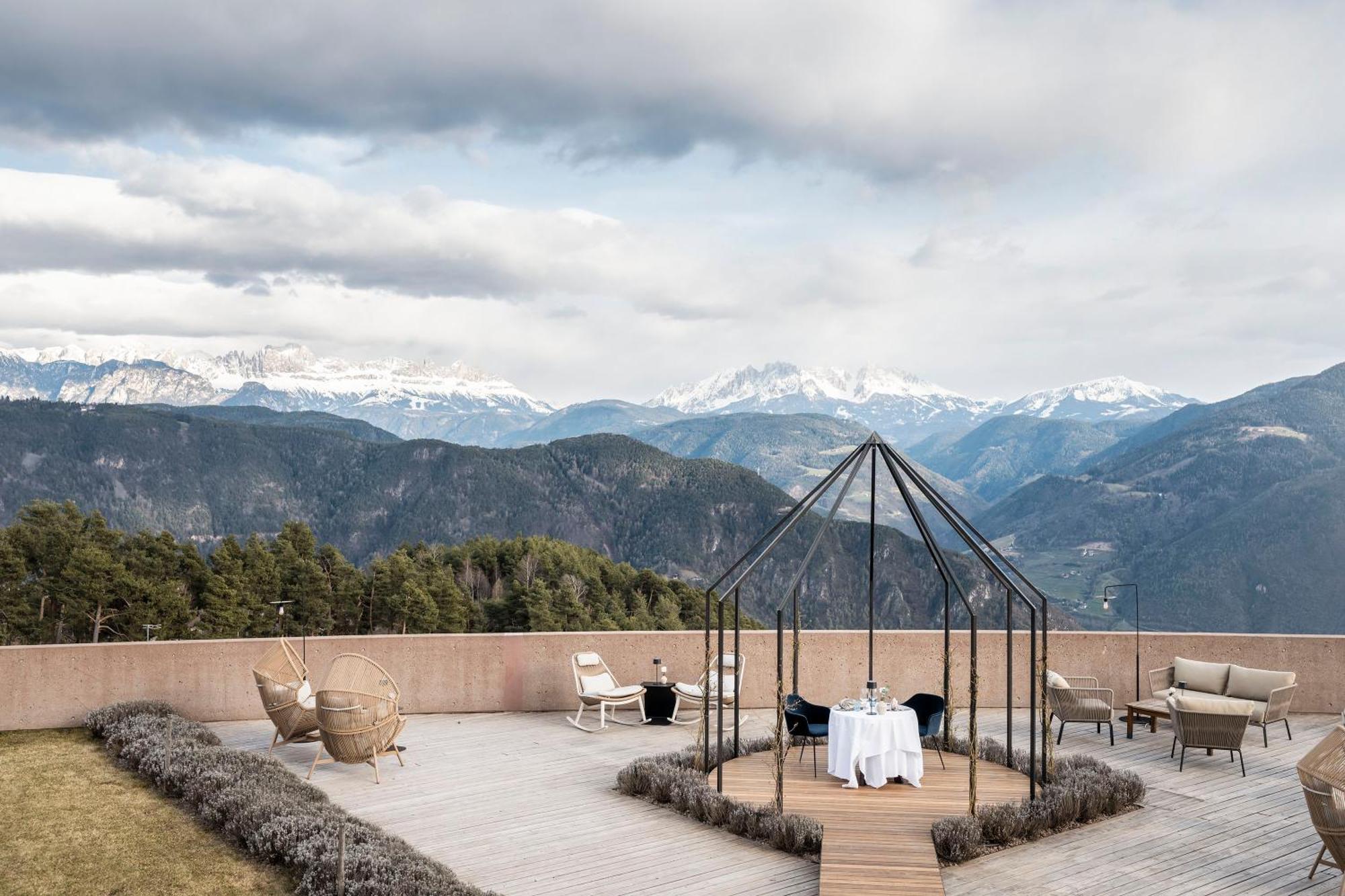 Hotel Belvedere - Fine Dining, Hideaway & Spa San Genesio Atesino Esterno foto