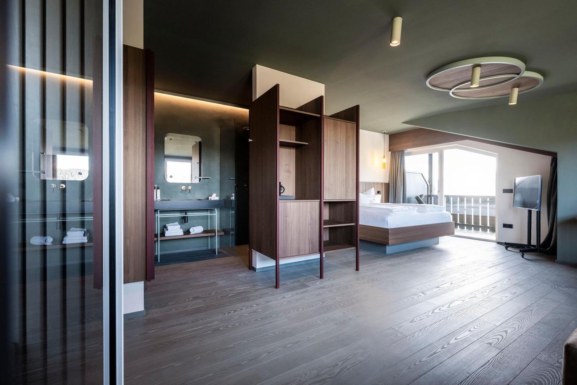Hotel Belvedere - Fine Dining, Hideaway & Spa San Genesio Atesino Esterno foto