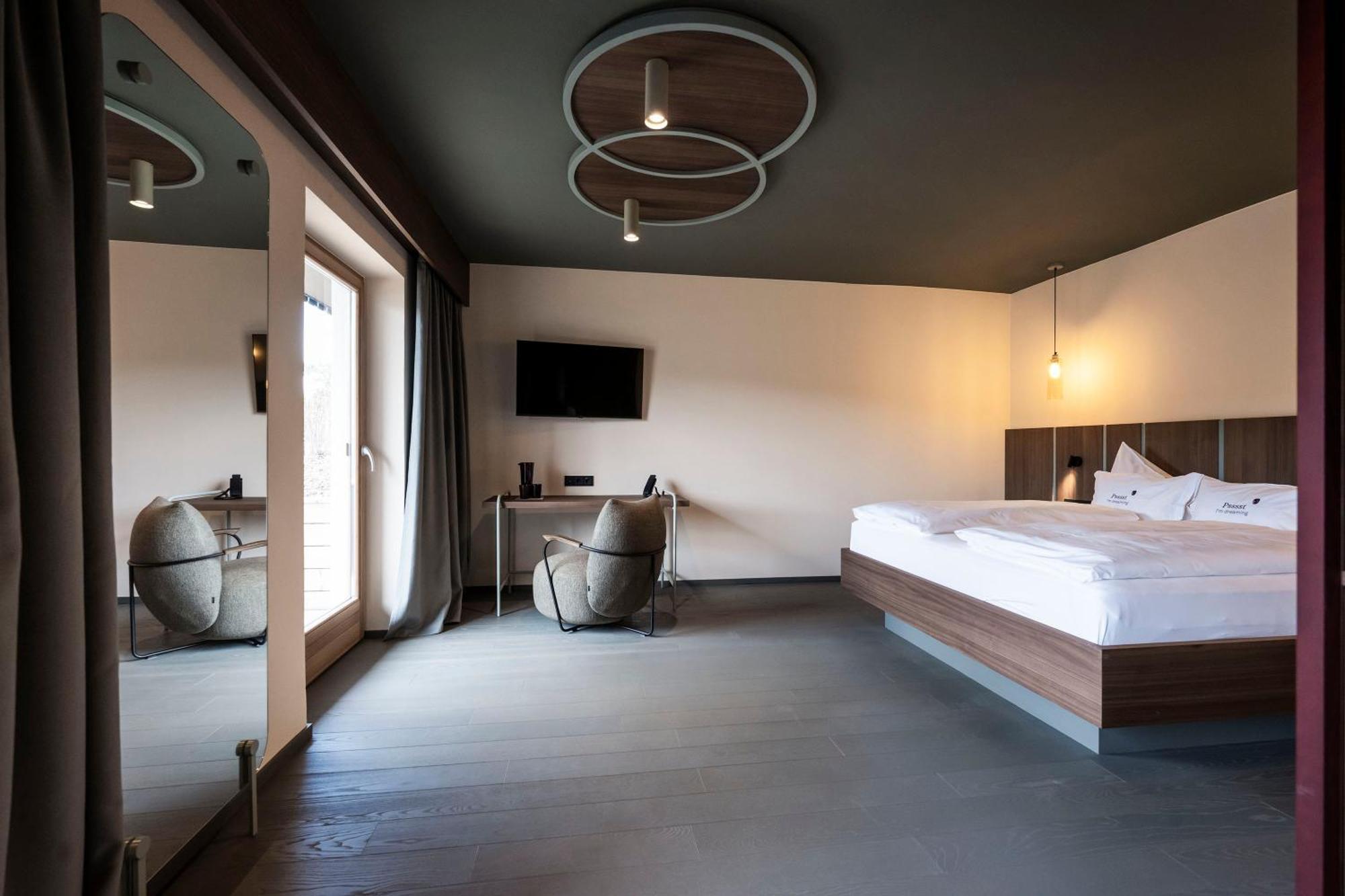 Hotel Belvedere - Fine Dining, Hideaway & Spa San Genesio Atesino Esterno foto